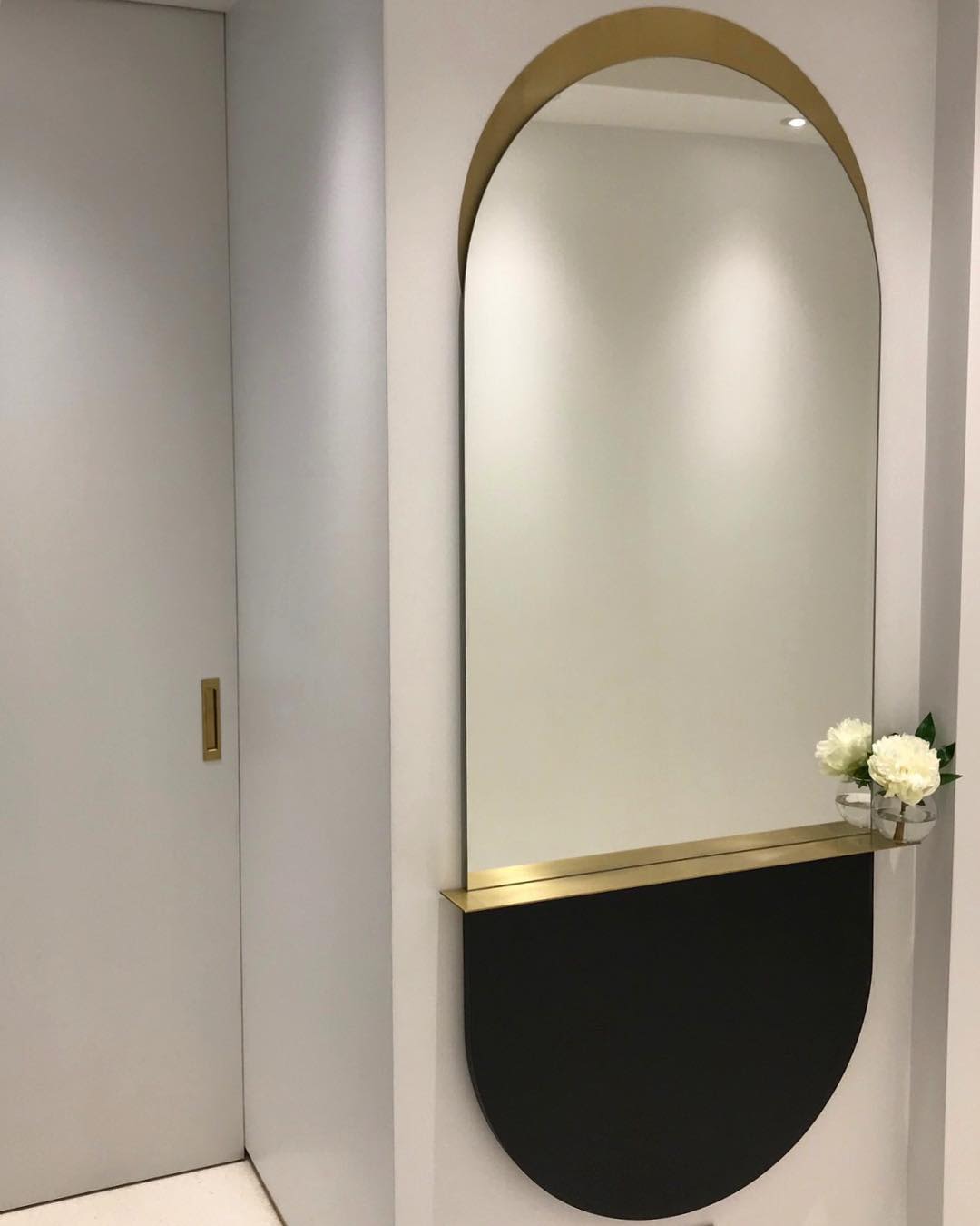 Oval oversized mirror