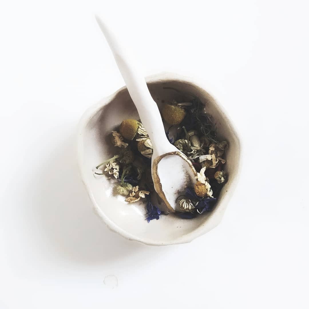Ceramic Pinch Spoon in White