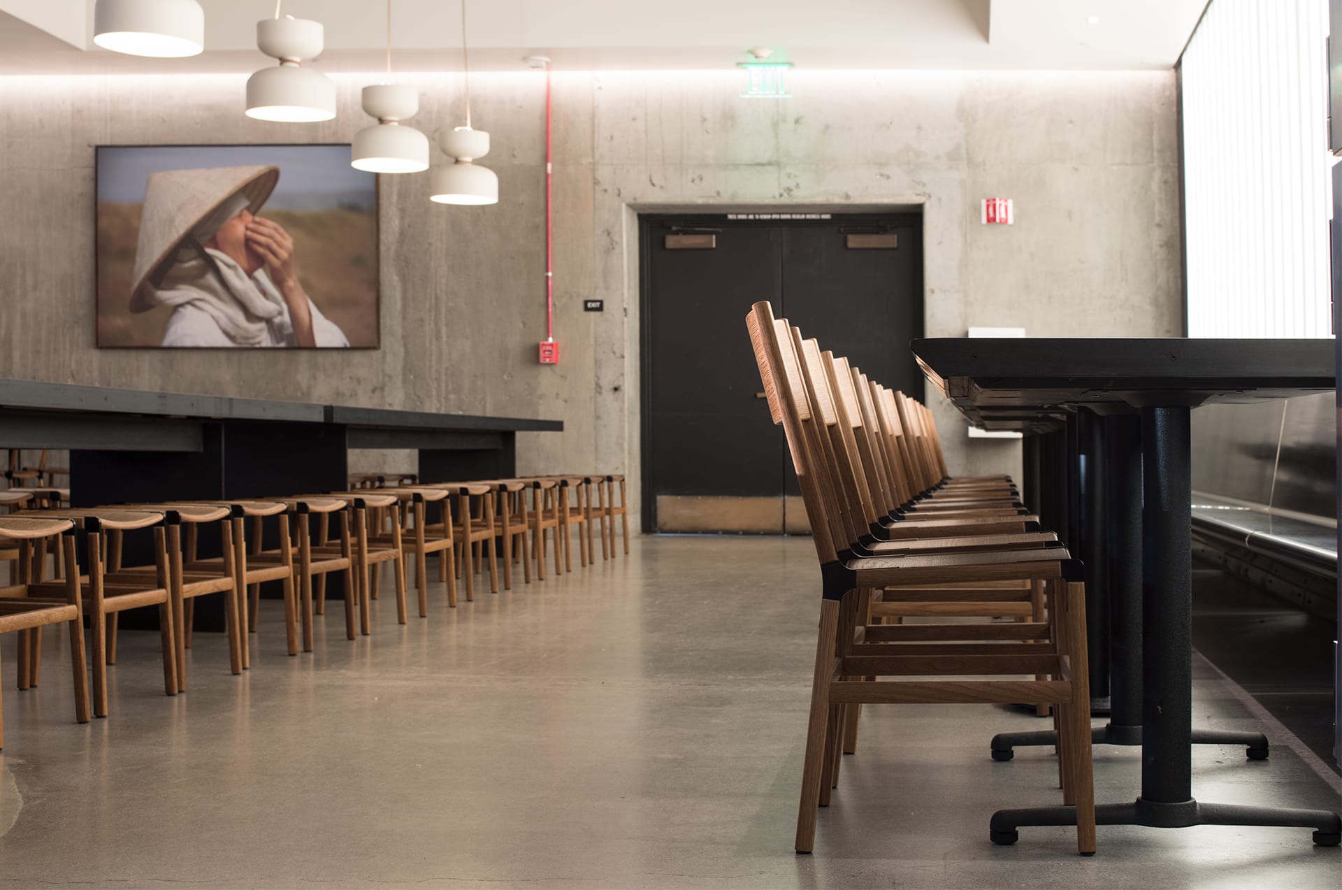 Fyrn Mariposa Standard Chair Oxidized Oak, Black Metal by Fyrn at