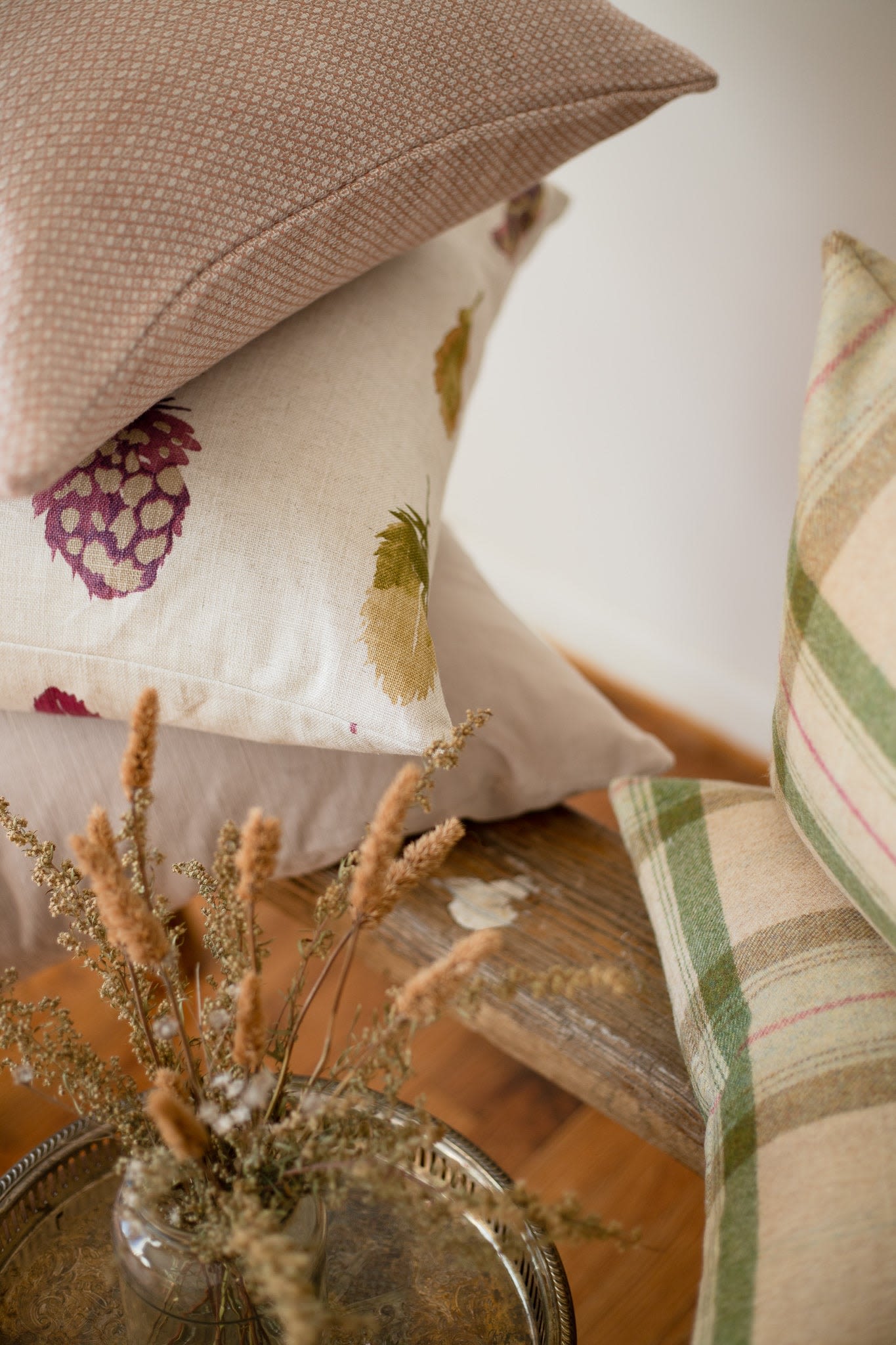 Dusty rose outlet decorative pillows