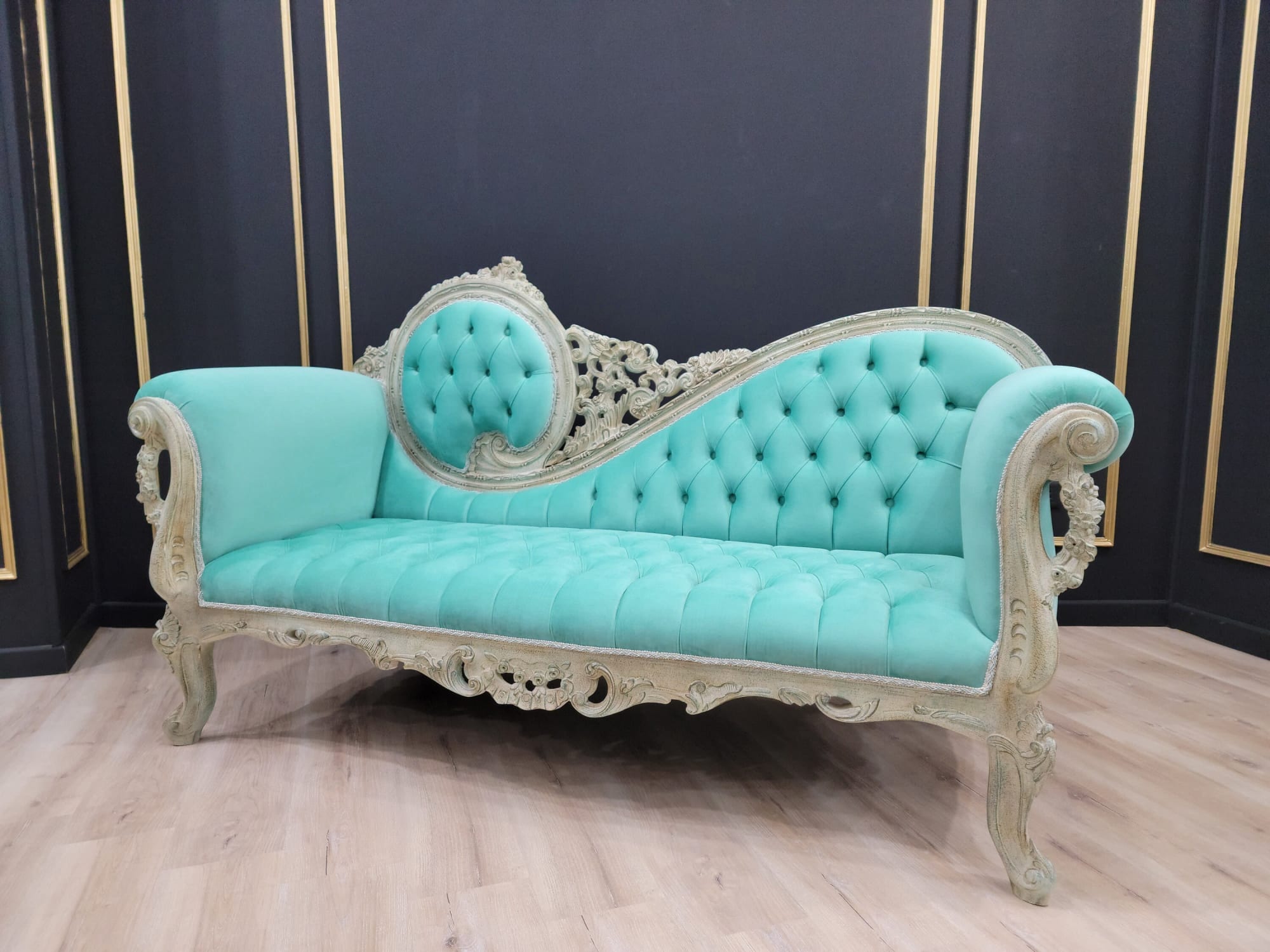 Chaise discount lounge settee