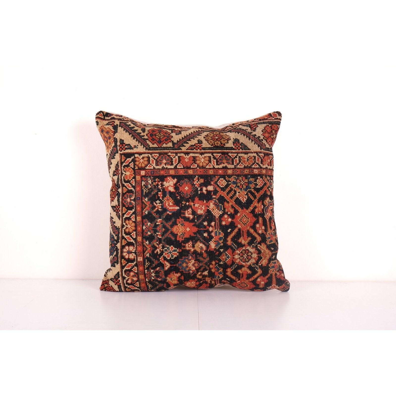 Vintage rug outlet pillows