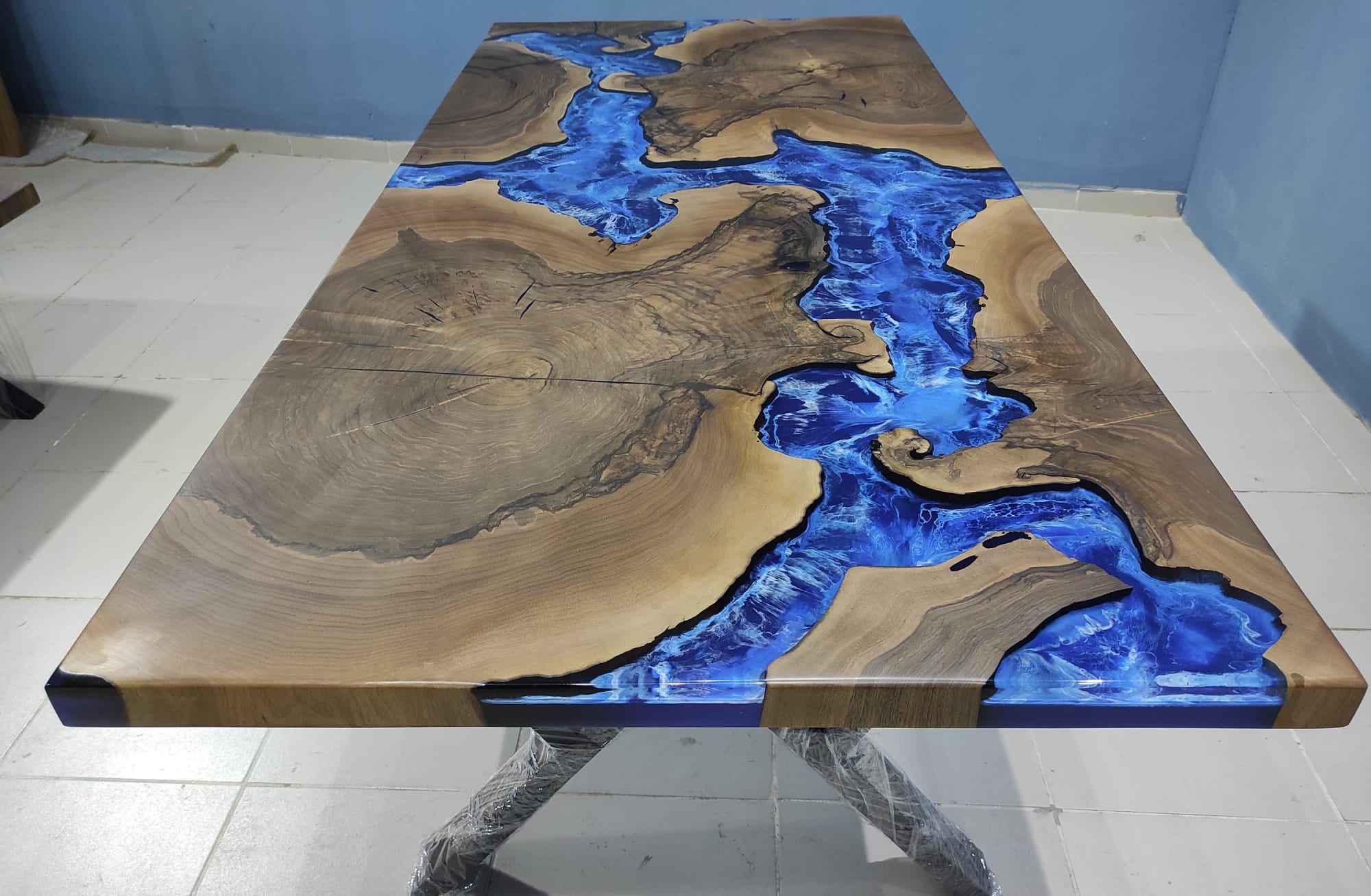 Walnut Wood Epoxy Resin Table with Ocean Waves Design – Epoxy & Wood Limited