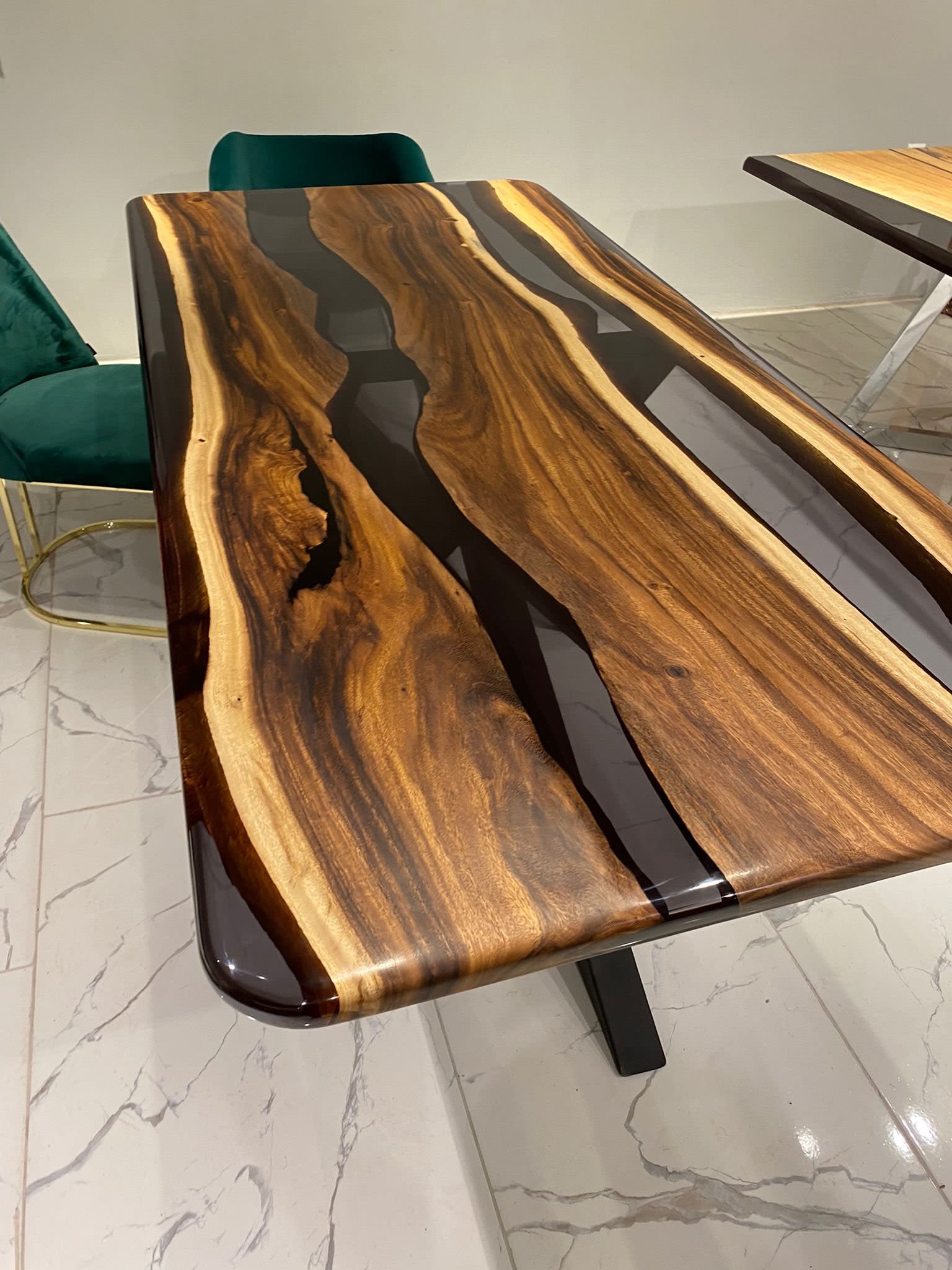 Round Epoxy Resin Dining Table, Custom Black Epoxy Table by Tinella Wood