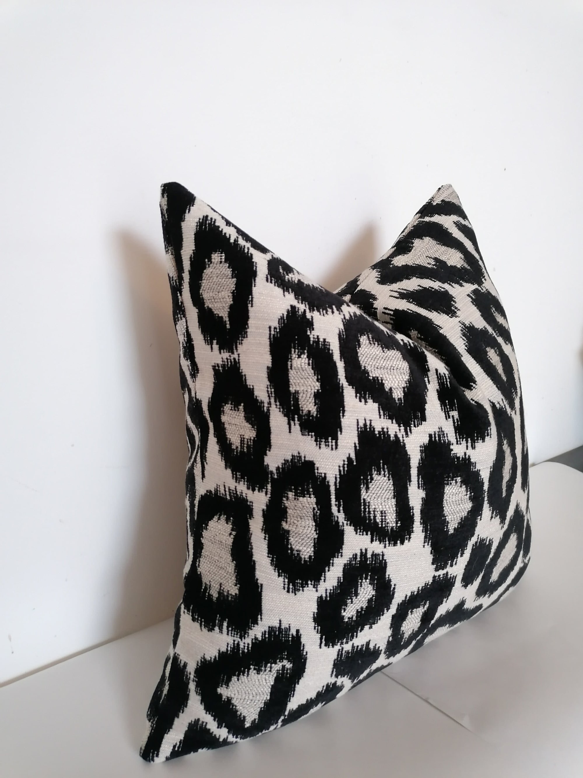 Black and white leopard print clearance cushions