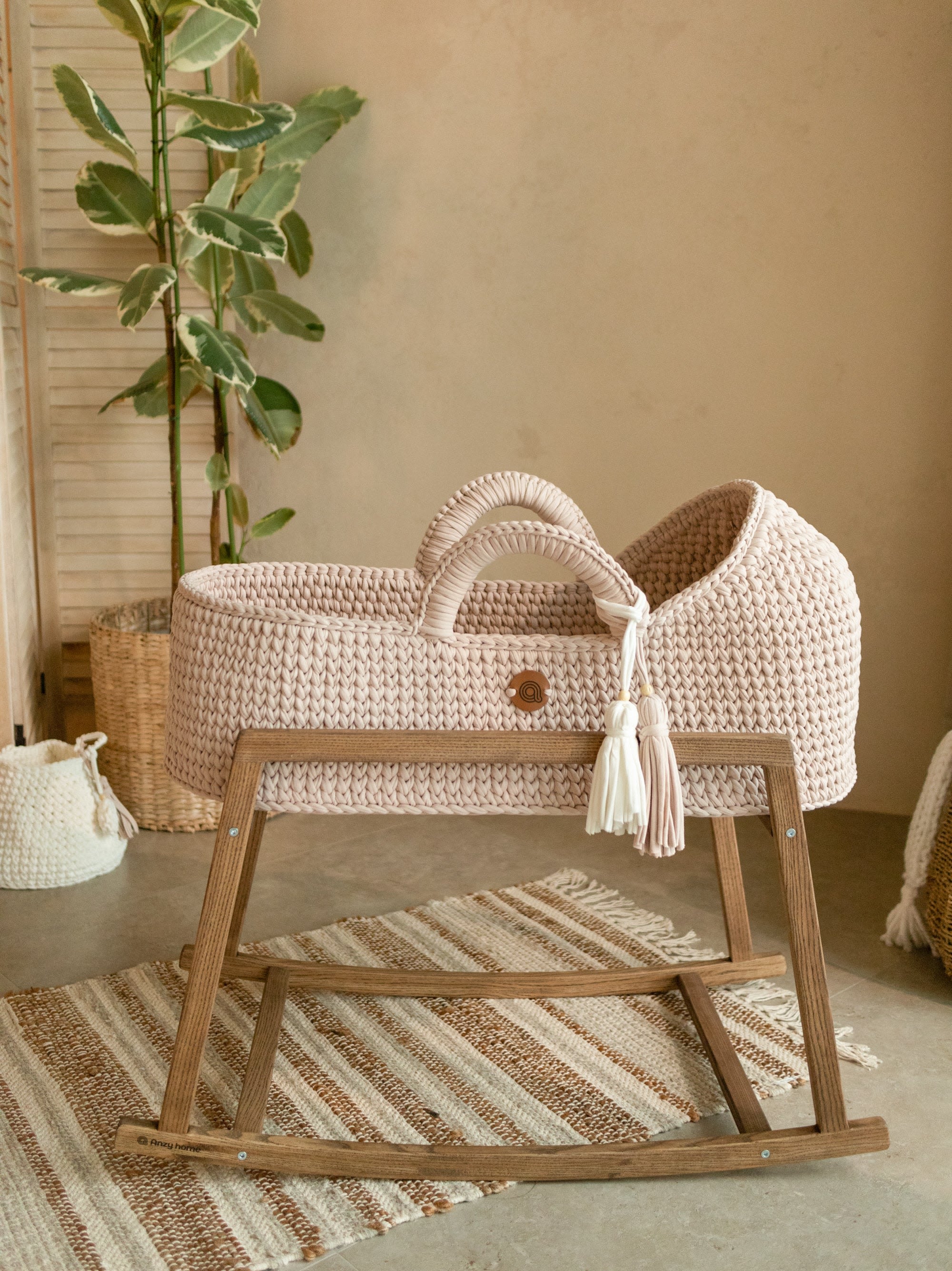 XL Baby Moses basket with round hood by Anzy Home