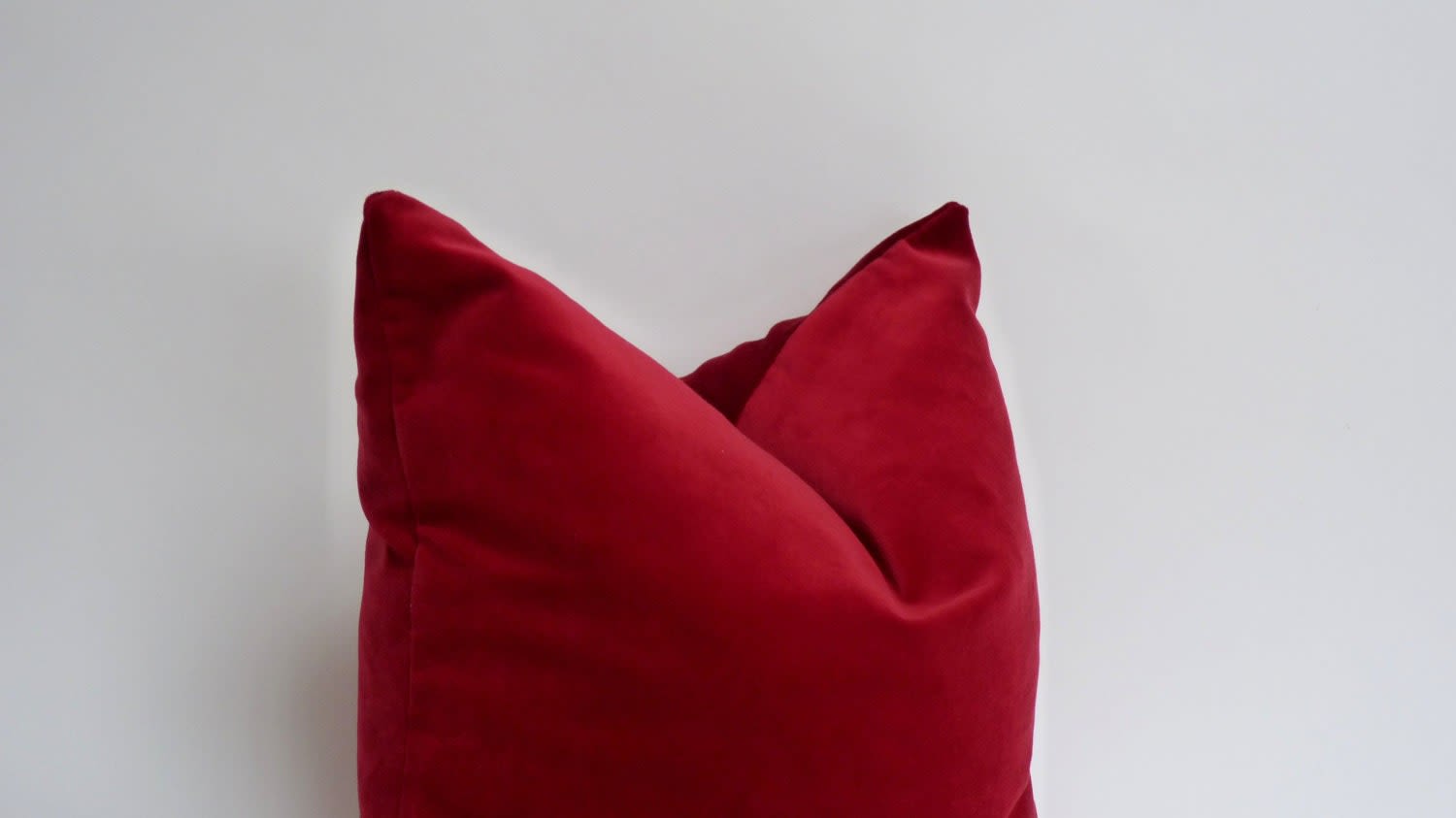 Red velvet christmas pillows hot sale