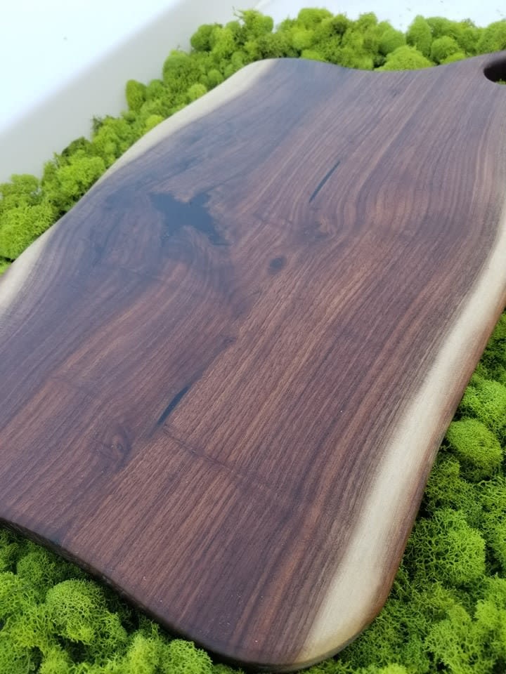 Small Live Edge Black Walnut Cutting Board, American Amish Handmade, Each  Cutting Board is Unique, Large Cutting Board 5 x 10…