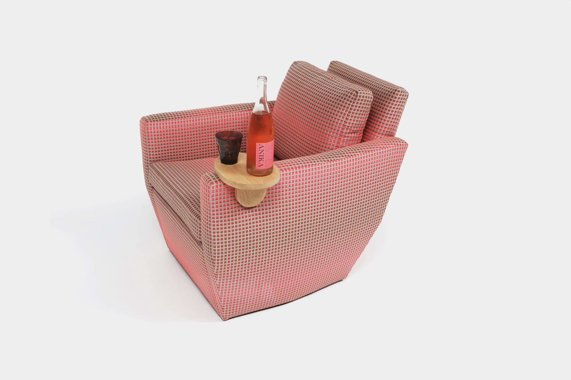 Pink shelby outlet chair