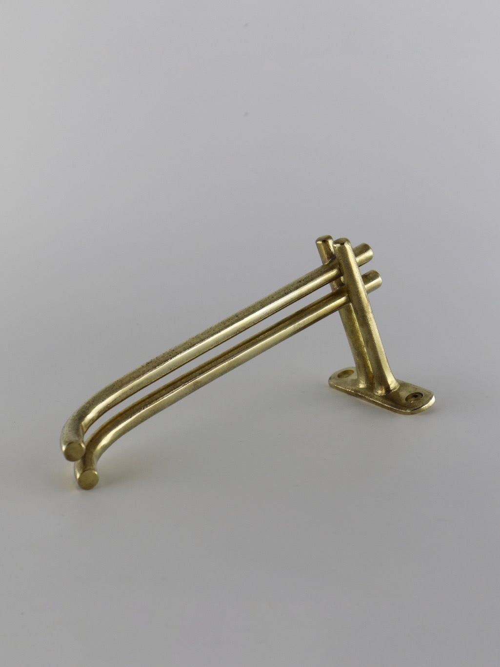 Polished Antique Brass Finish Brass Towel Rack, For Bathroom at Rs