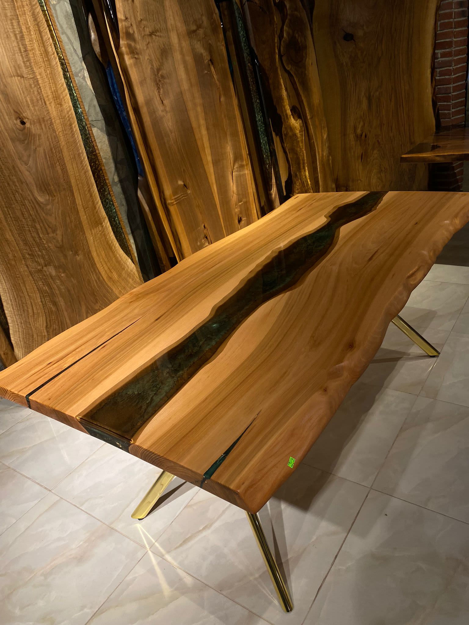 Custom Rounded Epoxy Resine Table - Gul Natural