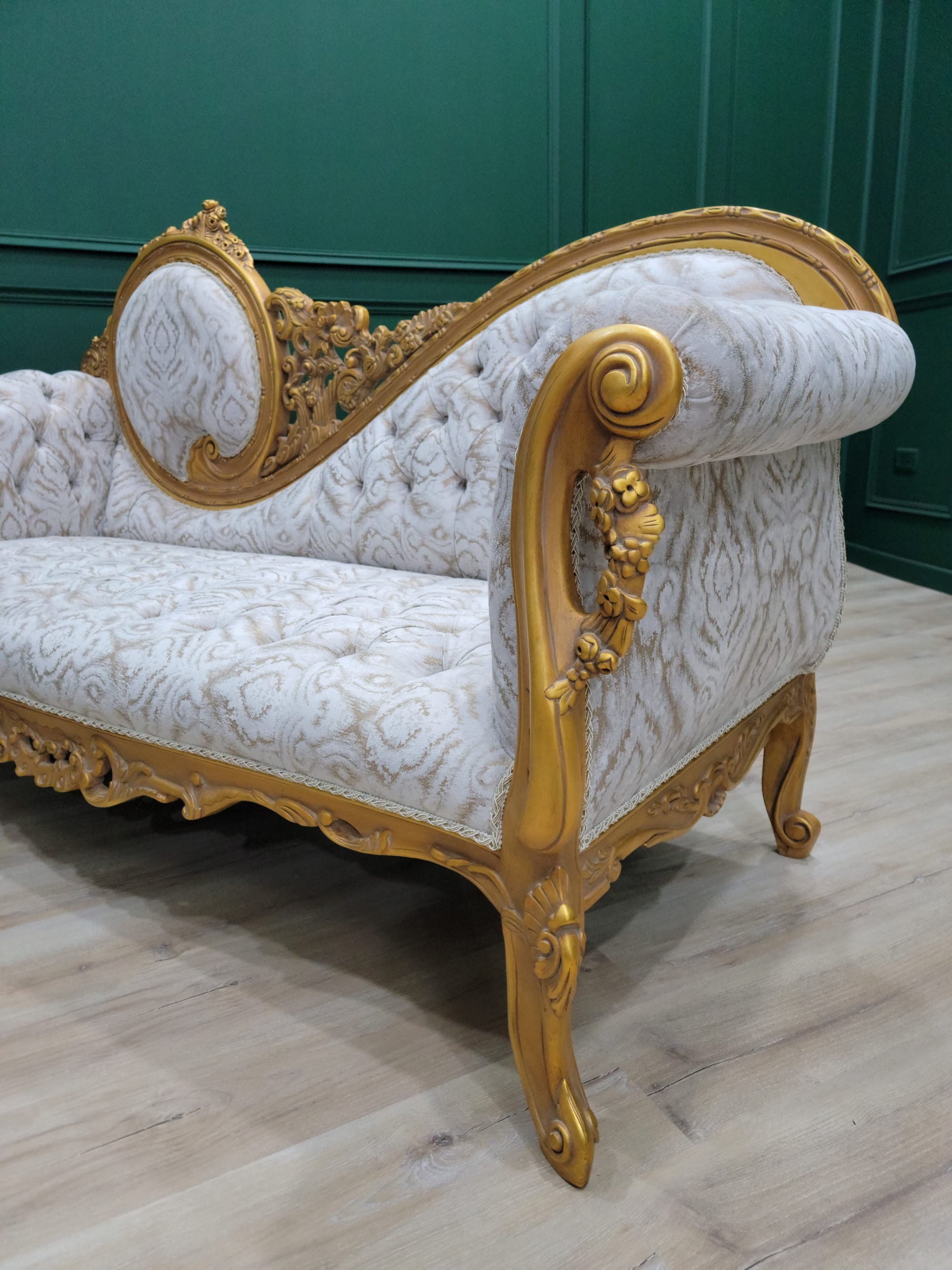 Antique victorian best sale chaise lounge