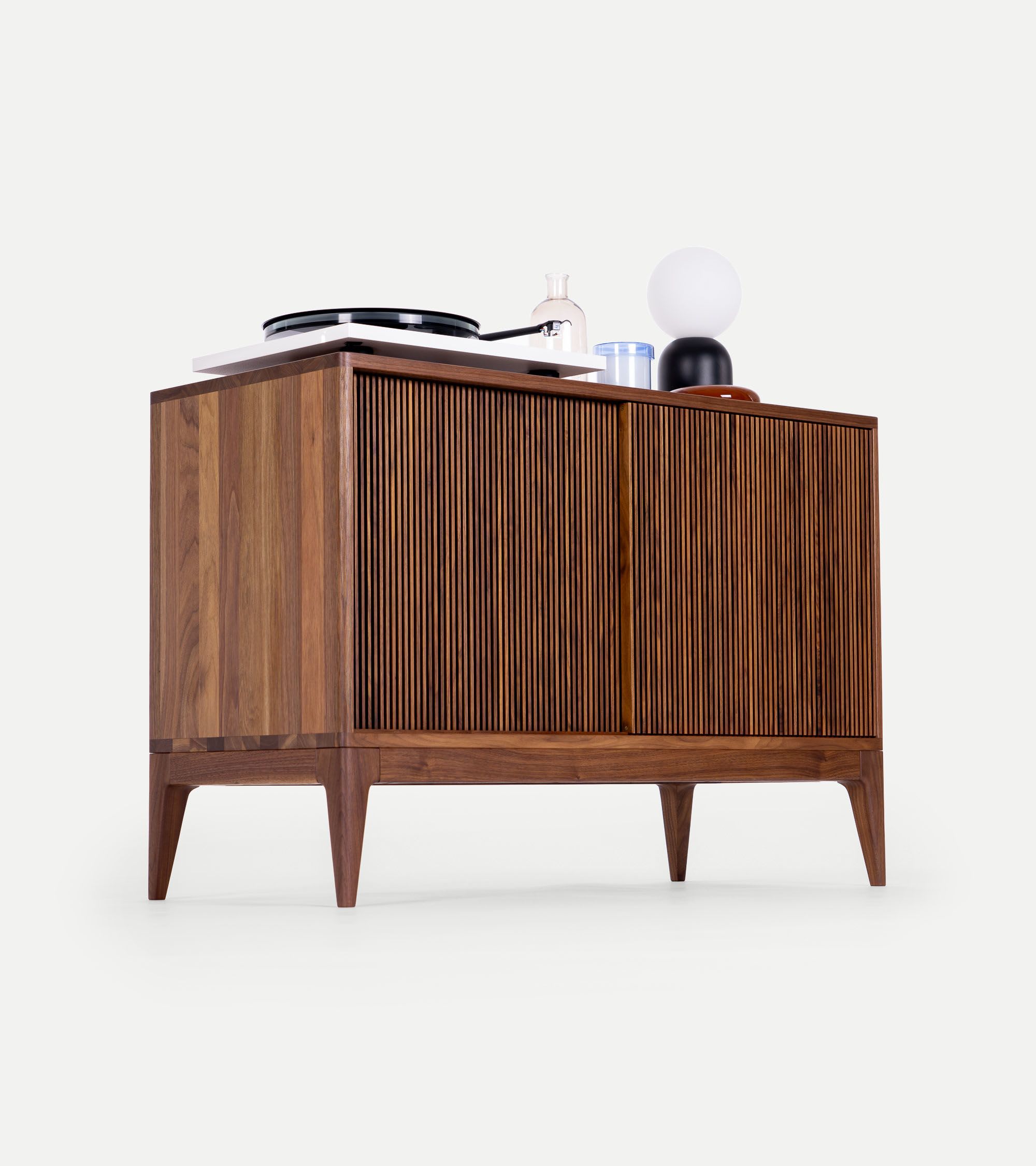 【週末値引き！】☆定価10万円⭐︎TENDERLOIN 14AW T-BOHO TONN 101 – Walnut Wood Record Player Stand by Mo Woodwork at