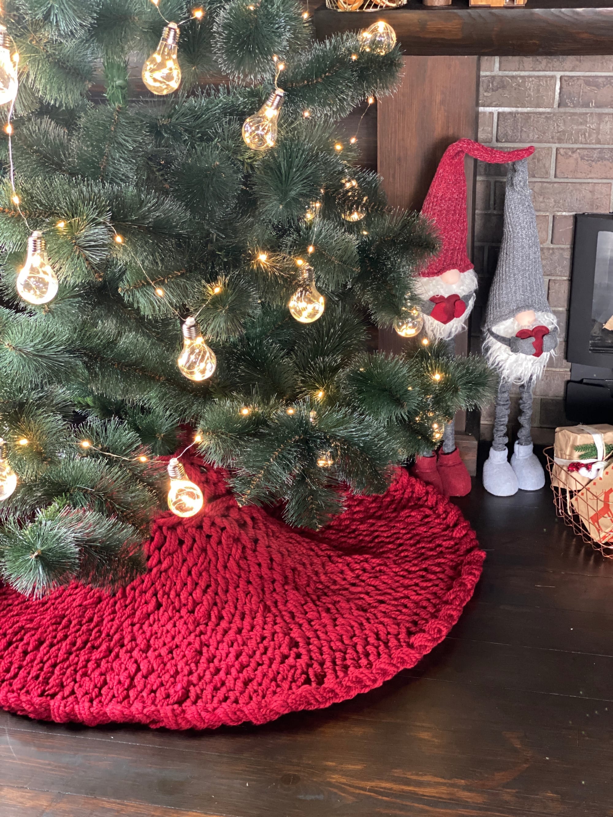 Red knitted Christmas tree skirt by Anzy Home