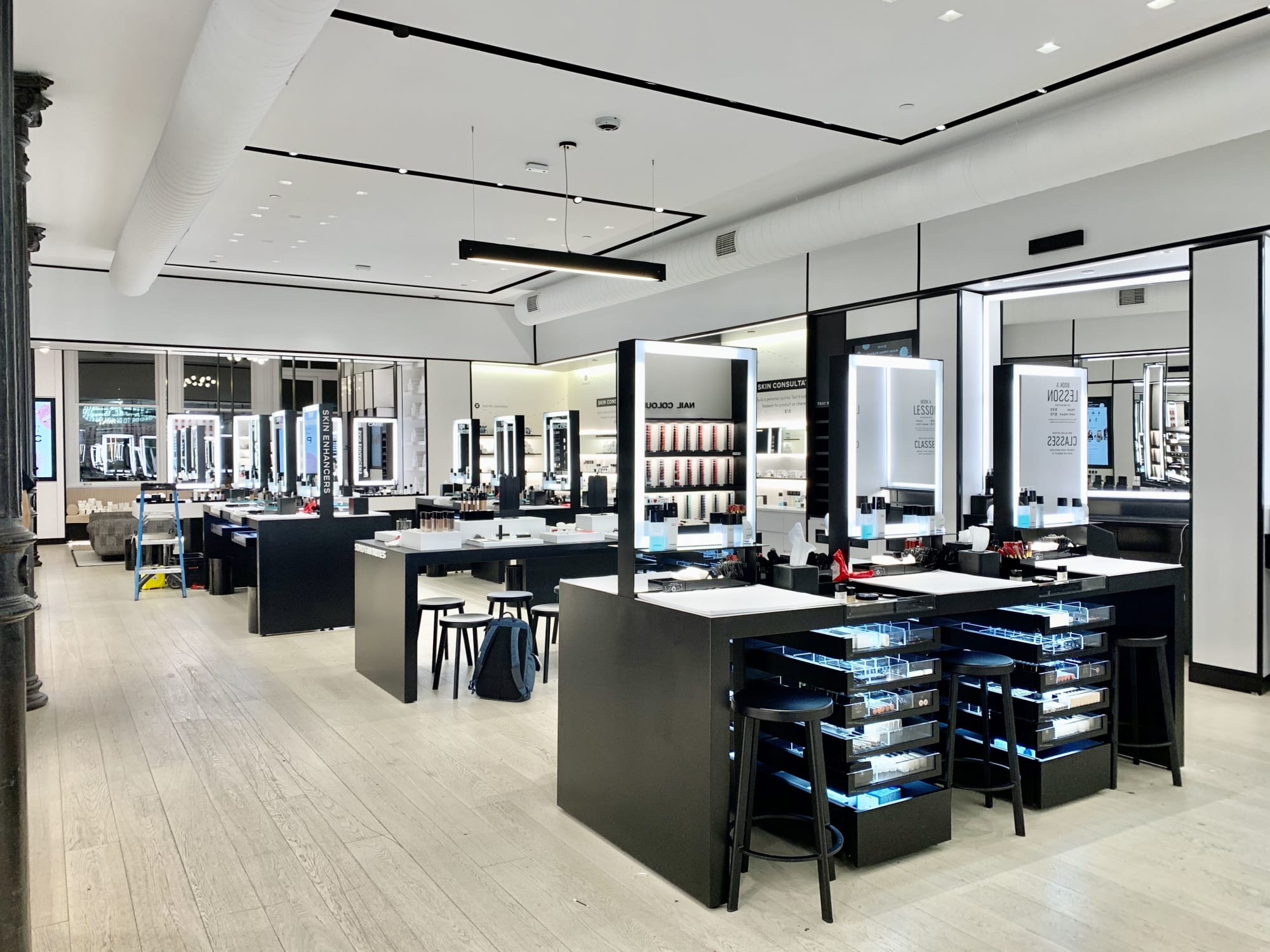 Chanel Atelier Beaute by Do The Magic at New York, New York | Wescover  Architecture