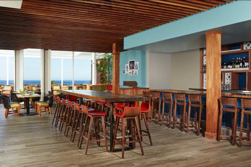 Duke's La Jolla, Restaurants, Interior Design