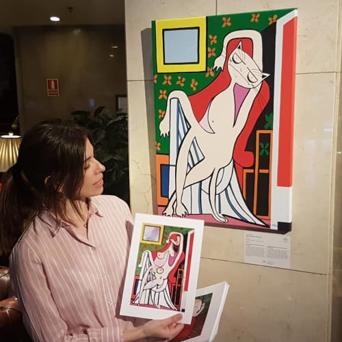 Gato desnudo en sillón rojo | Paintings by Sol Felpeto | Hotel Emperador in Madrid