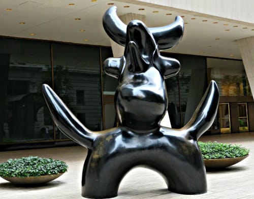 Oiseau lunaire (Moonbird) | Sculptures by Joan Miró | Solow Building in New York