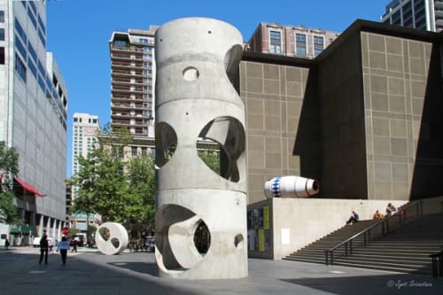 Figurehead | Public Sculptures by Alexandre Da Cunha | Museum Of Contemporary Art Chicago in Chicago