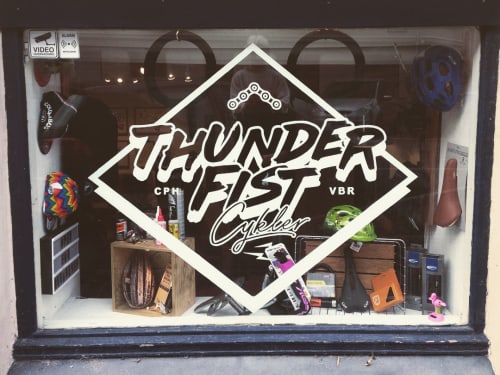 Signage | Signage by Veronika Skilte | Thunderfist Cykler in København