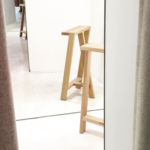 Pausa stool | Chairs by Pierre-Emmanuel Vandeputte | Filippa K in Bruxelles