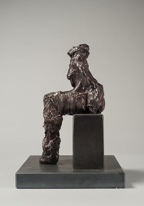 Sitting | Sculptures by Maurice Blik | Sculpt Gallery in Tiptree