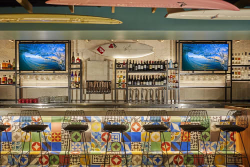 Duke's La Jolla, Restaurants, Interior Design