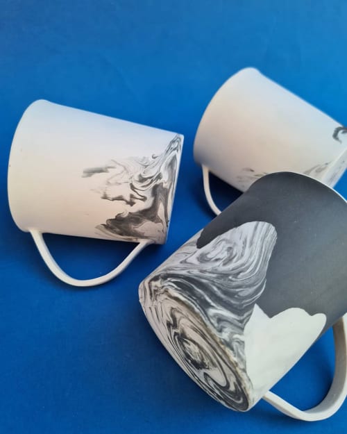 Mountain B&W Ceramic Mugs | Cups by BasicartPorcelain