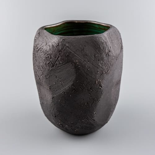 Handmade Vase Zelimea Zeus | Vases & Vessels by Svetlana Savcic / Stonessa
