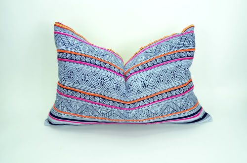 hmong pillow // hill tribe pillow // hmong cushion // indigo | Pillows by velvet + linen