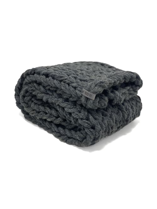 Chunky knit blanket graphite | Linens & Bedding by Anzy Home