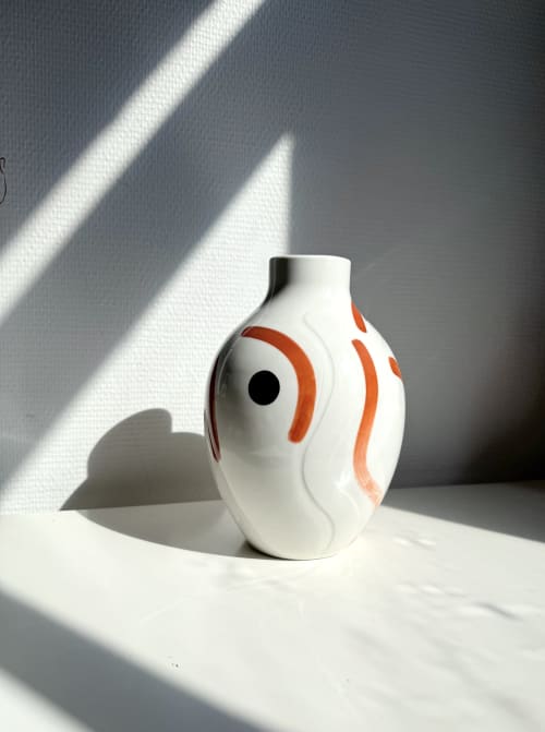 The Buste vase Ombre d'Atlas 5 | Vases & Vessels by Laura Dujoncquoy