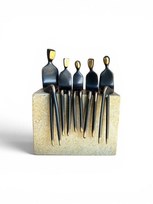 Family bronze sculpture modern heirloom | Sculptures by YENNY COCQ