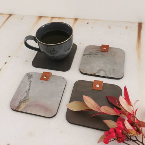 Coasters of slate rock, felt and leather. Set of 4 | Tableware by DecoMundo Home