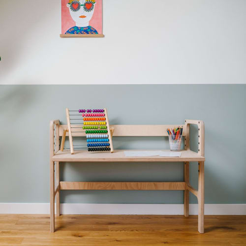 Growing Desk | Tables by Plywood Project