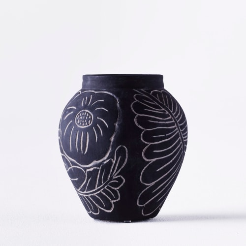 Frida Vase Small Black | Work by District Loom