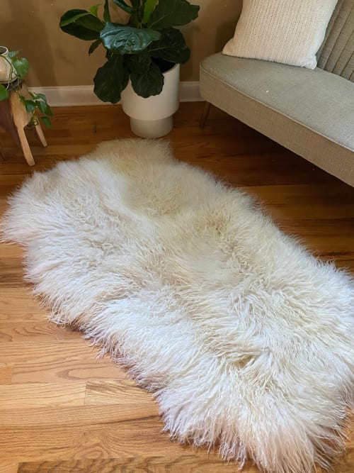 Crimped “Greenland” Ivory Quad (4-Pelt) | Rugs by East Perry