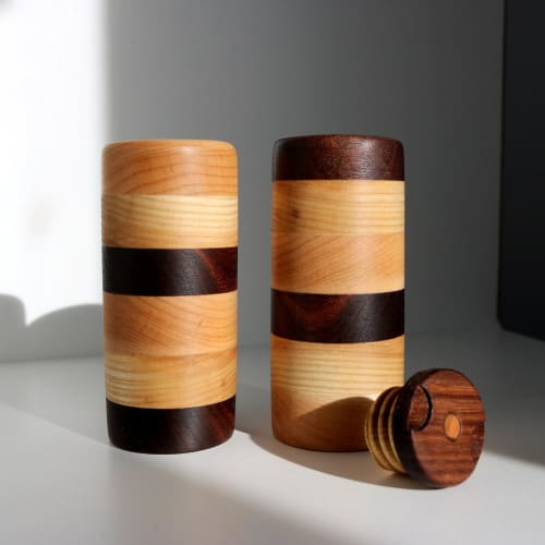 Table salt and pepper shaker – ash/cherry/walnut (Price taxe | Vessels & Containers by Slice of wood / Tranche de bois