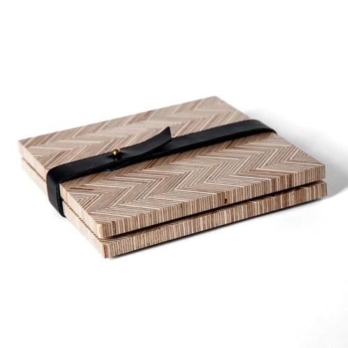 Léon hot plates - sous-plats | Dinnerware by Nadine Hajjar Studio