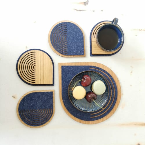 Wood, navy blue felt coasters "Disco". Set of 4 | Tableware by DecoMundo Home