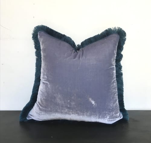 Blue silk velvet pillow // lavender blue silk velvet pillow | Pillows by Velvet Fringe