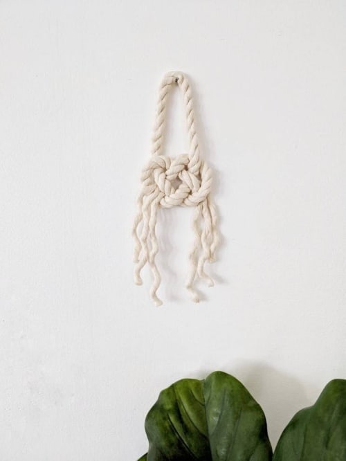 THE JOSEPHINE Small Modern Macrame Wall Hanging, Josephine | Wall Hangings by Damaris Kovach