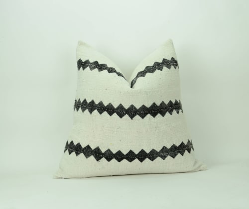 vintage indigo mudcloth pillow // indigo mudcloth cushion | Pillows by velvet + linen