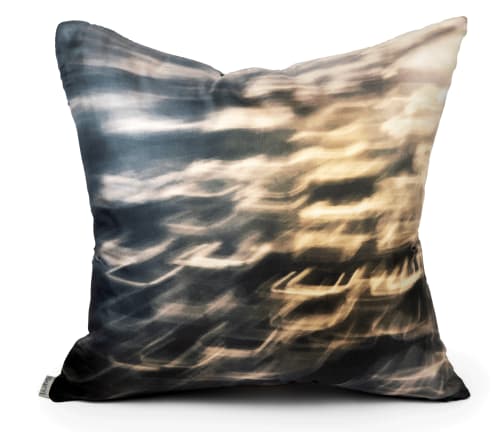 ONDA PILLOW (silk) | Pillows by LUMi C