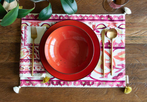 Magenta Placemats | Tableware by OSLÉ HOME DECOR