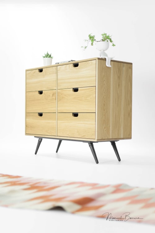 Walnut dresser in Oak / Walnut Solid | Storage by Manuel Barrera Habitables