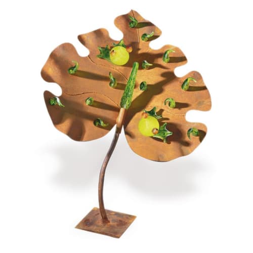 LEAF WITH FROGS | Sculptures by Oggetti Designs