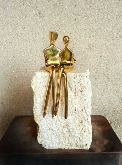 Caress in gold | Sculptures by YENNY COCQ