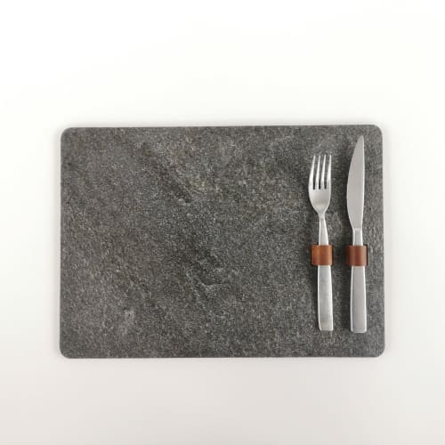 Luxurious placemat for dinning table (glossy gray), 1 pc. | Tableware by DecoMundo Home