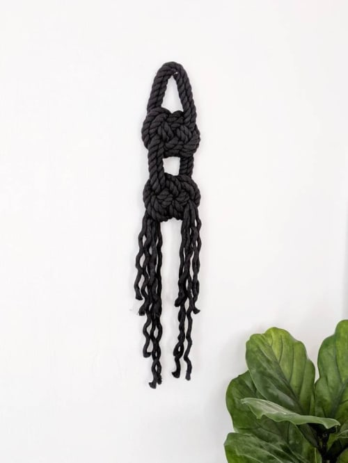 THE JOSEPHINE Modern Black Macrame Wall Hanging, Wall | Wall Hangings by Damaris Kovach